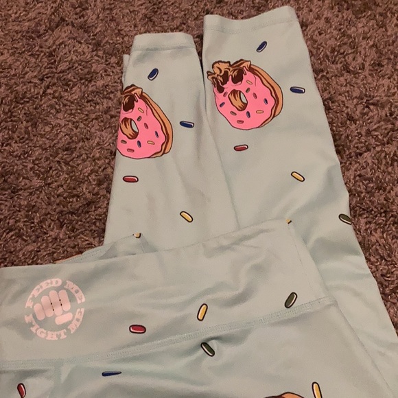 Feed me fight me leggings - Picture 5 of 6